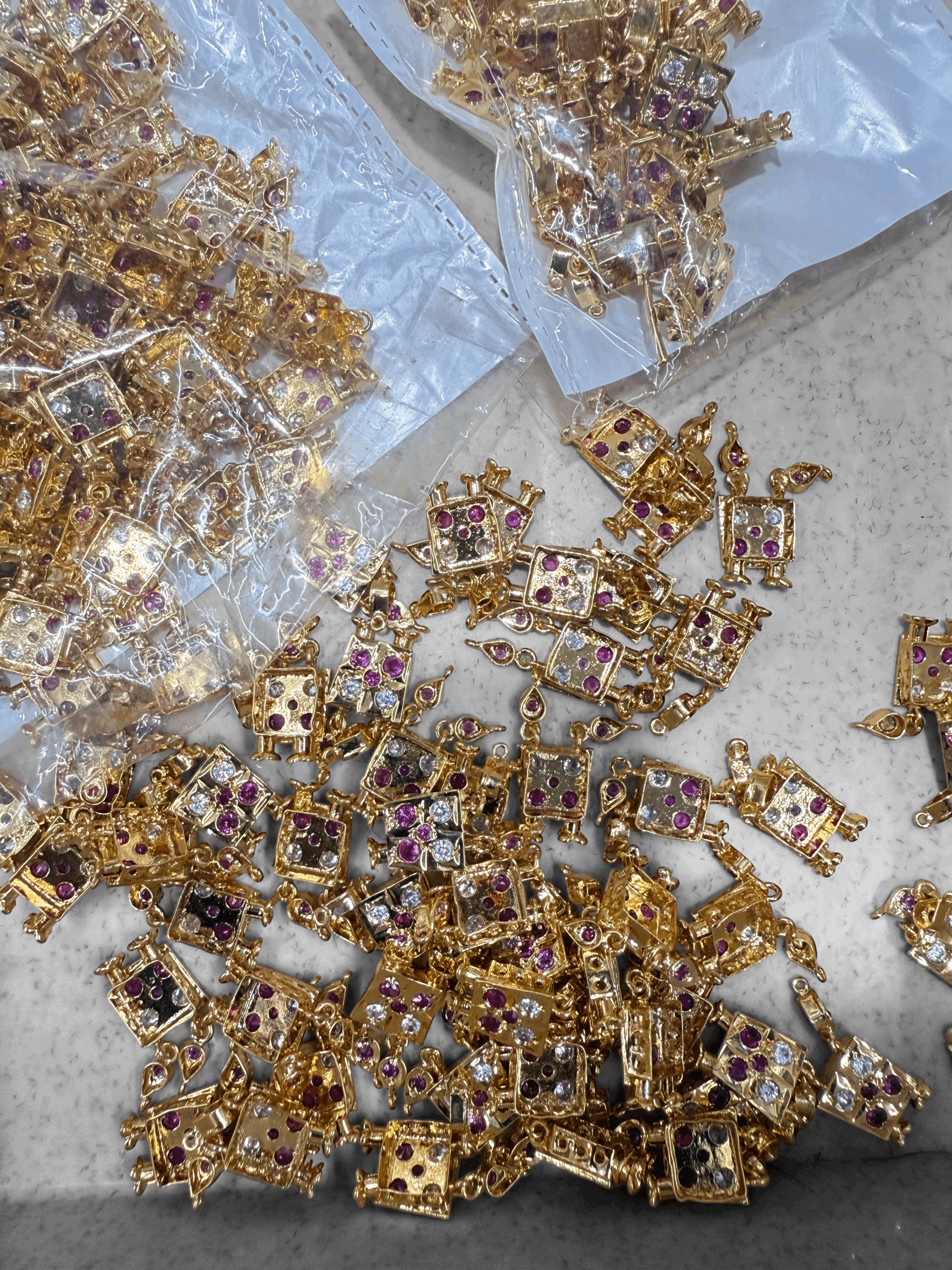 Premium Quality Sqaure Chinchpeti - Image 2