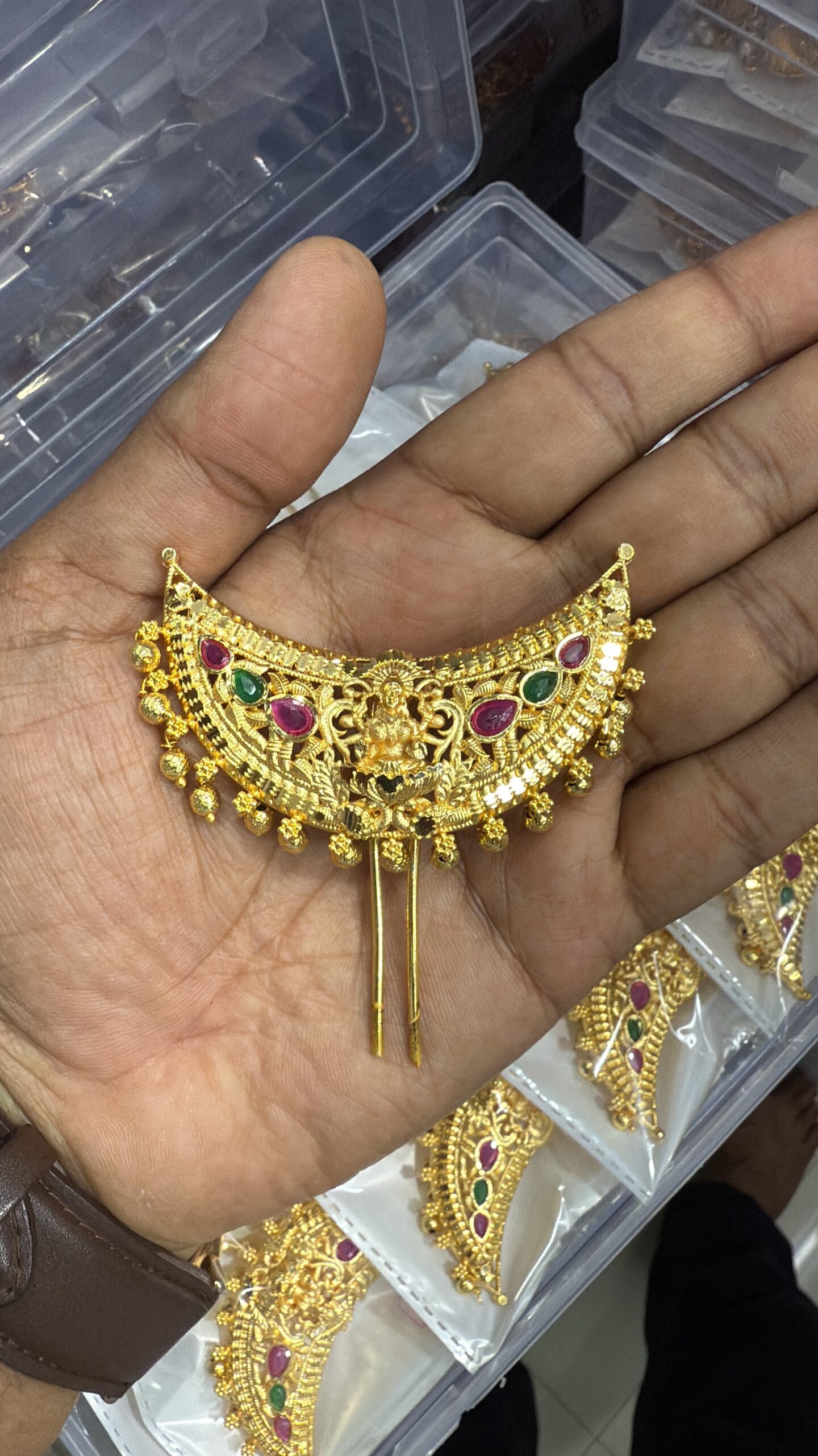 Bridal Fancy Hair broach 3 stone Laxmi Khopa