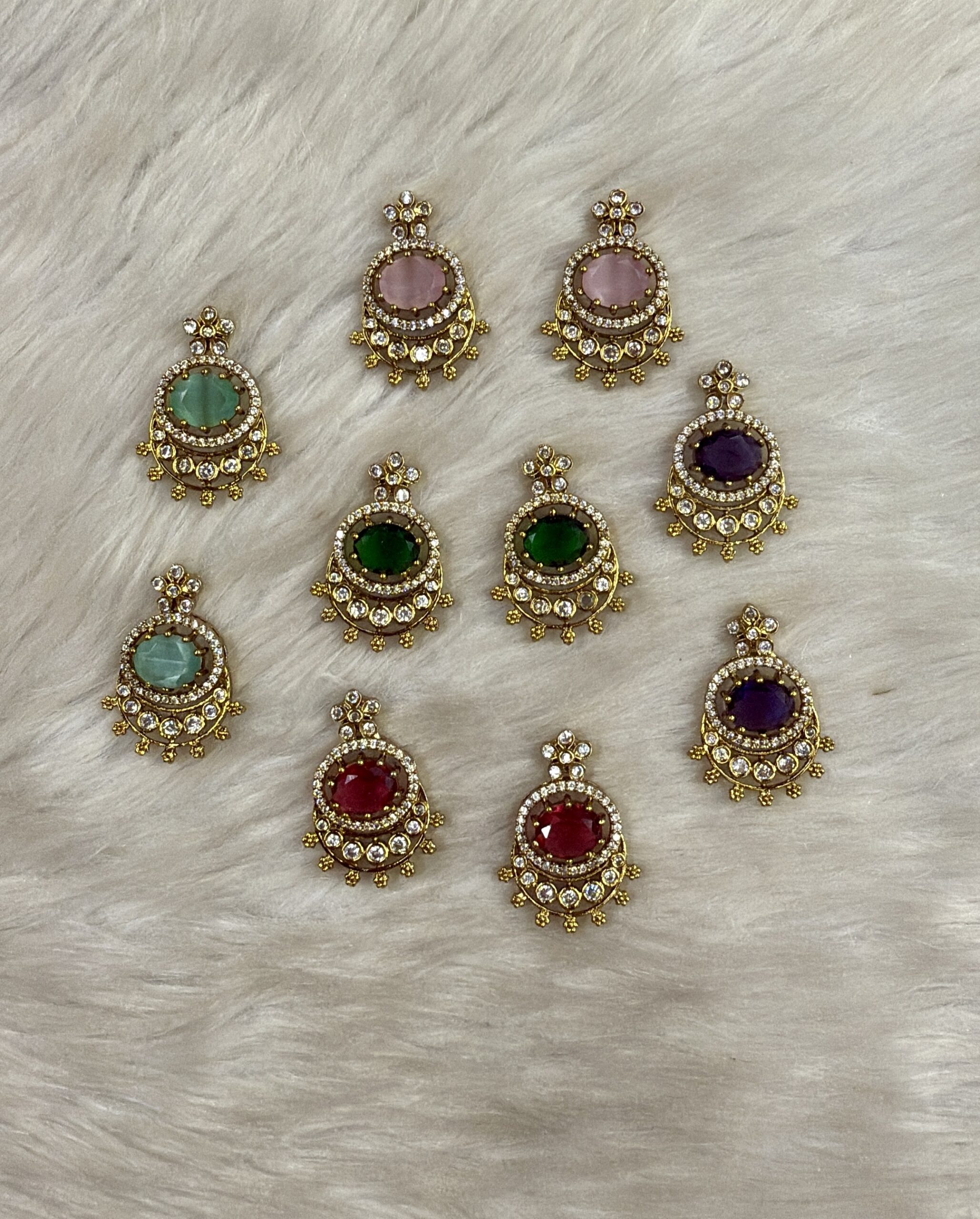 Fancy Victorian Pendal Vati Design